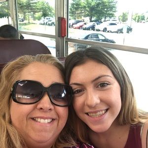 Meet your Posher, Kelli